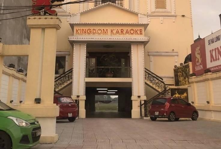 Dịch vụ karaoke được hoạt động không quá 10 người/1 phòng tại một thời điểm.