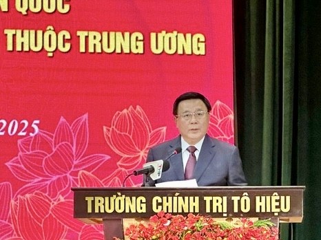 Ông Nguyễn Xuân Thắng - Ủy viên Bộ Chính trị, Giám đốc Học viện Chính trị quốc gia Hồ Chí Minh, Chủ tịch Hội đồng Lý luận Trung ương phát biểu khai mạc hội thi.