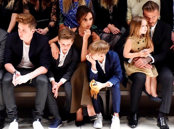 Harper Beckham - Nhoc ty mac dep tu thuo lot long hinh anh 18