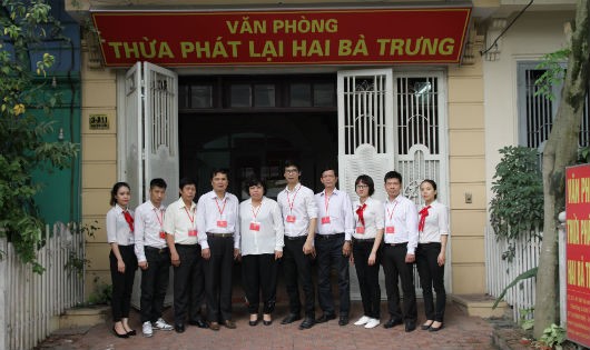 Đội ngũ cán bộ, nhân viên của Văn phòng Thừa phát lại Hai Bà Trưng