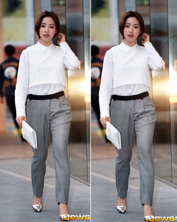 Kết quả hình ảnh cho Sơ mi trắng + quần jeans: sao châu âu