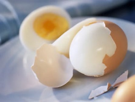 Kết quả hình ảnh cho Bóc trứng luộc dễ dàng hơn