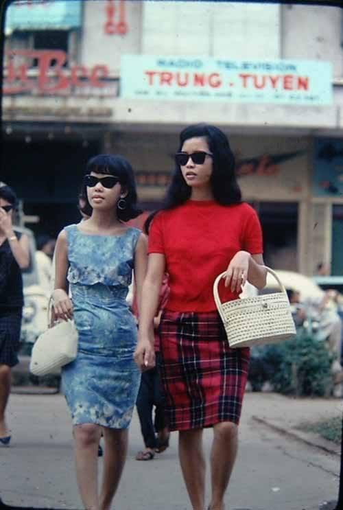 Kết quả hình ảnh cho Váy suông ngắn thoi trang thap ky trươc ViỆT nAM