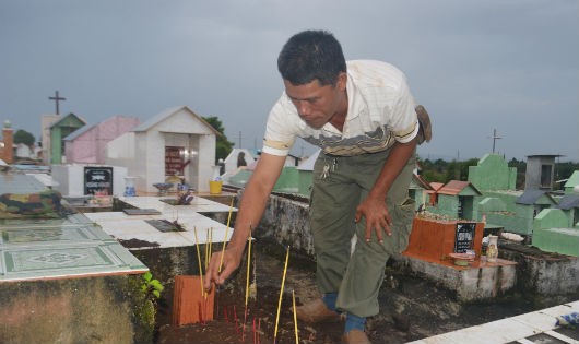 Ông Phụng đã đưa hàng nghìn hài nhi về nghĩa trang