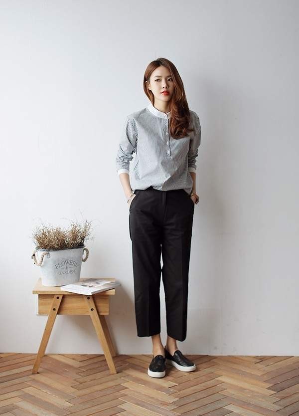Kết quả hình ảnh cho quần ống lửng cổ điển và giày slip-on sao Châu Âu