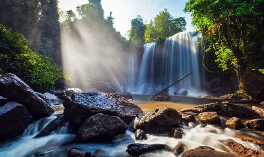 Thác nước huyền ảo ở Kulen