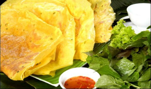 Tự làm bánh xèo thơm ngòn, giòn rụm tại nhà