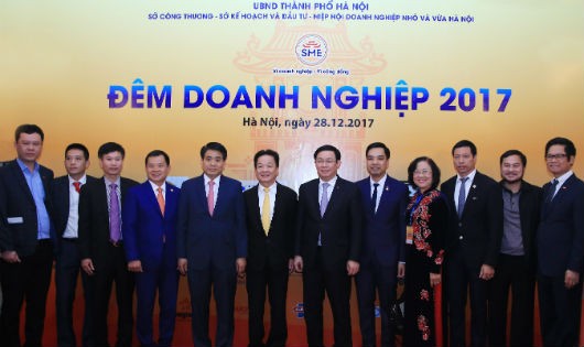 Đêm doanh nghiệp 2017 có sự tham dự của Ủy viên BCT, Phó Thủ tướng Vương Đình Huệ; Ủy viên TƯĐ, Phó Bí thư Thành ủy, Chủ tịch UBND Thành phố Hà Nội Nguyễn Đức Chung; Chủ tịch Hiệp hội DN nhỏ và vừa TP Hà Nội Đỗ Quang Hiển…