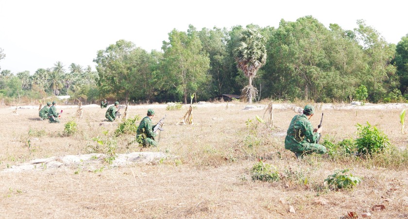 Tổ chức thi nội dung huấn luyện chiến thuật.