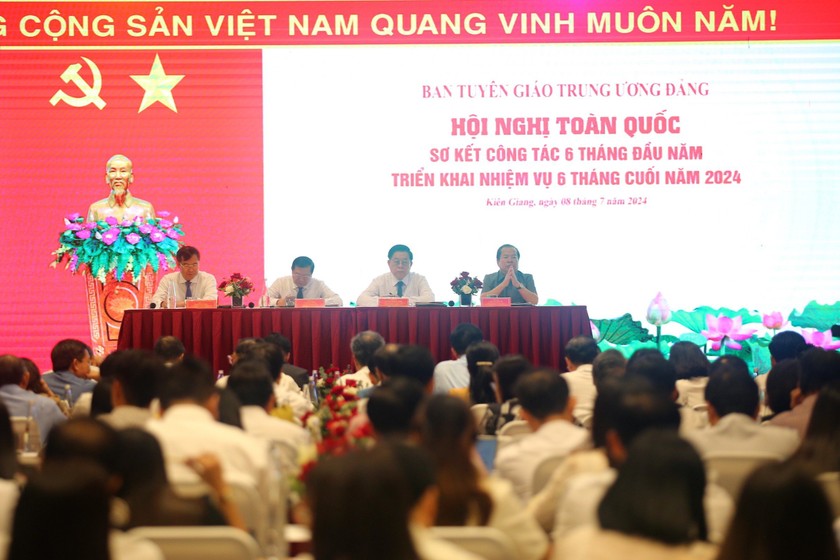 Quang cảnh hội nghị.