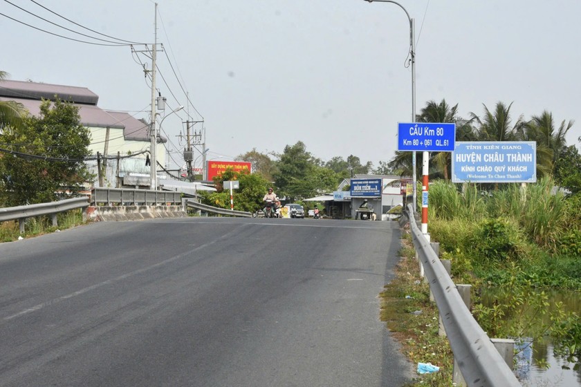 Dự án đường Hồ Chí Minh đi qua địa bàn các huyện Châu Thành, Vĩnh Thuận và Gò Quao (Kiên Giang) có khoảng 1.942 hộ dân bị ảnh hưởng.