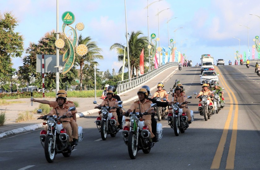 Kiên Giang: Ra quân thực hiện cao điểm bảo đảm trật tự ATGT cho lứa tuổi học sinh 