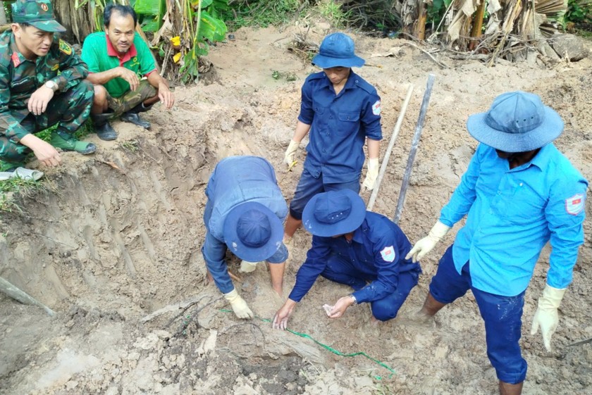 Cất bốc 19 hài cốt liệt sĩ tại huyện Kiên Lương, tỉnh Kiên Giang