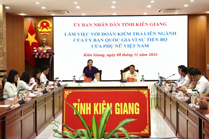 Quang cảnh buổi làm việc.