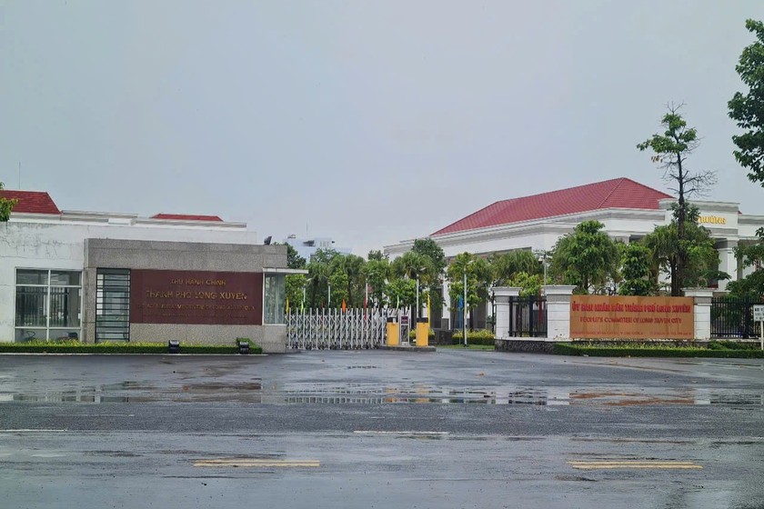 Trụ sở UBND TP Long Xuyên 