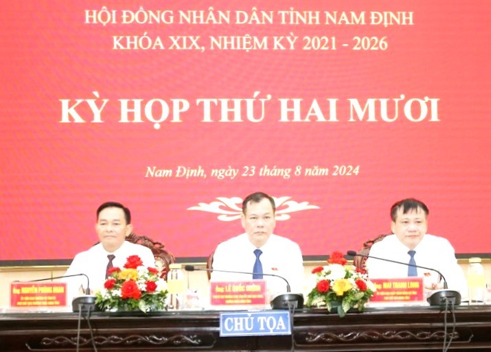 Chủ tọa kỳ họp (Ảnh: Thanh Thủy)