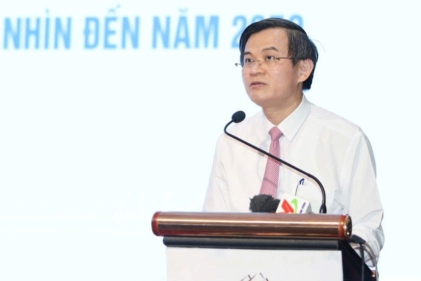 Ông Đoàn Minh Huấn - Bí thư tỉnh ủy Ninh Bình phát biểu tại hội nghị tham vấn phát triển ngành - lĩnh vực, sản phẩm chủ lực khu vực Hà Nam – Nam Định – Ninh Bình.