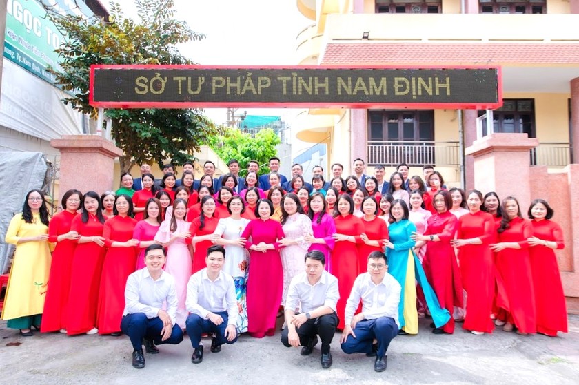 Tập thể cán bộ lãnh đạo, công chức Sở Tư pháp Nam Định
