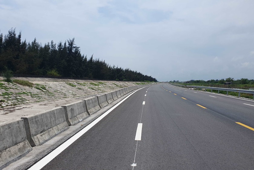 Đường ven biển ĐT 484 qua địa bàn Nam Định là dự án trọng điểm về hạ tầng giao thông ven biển, đánh dấu bước chuyển mới.